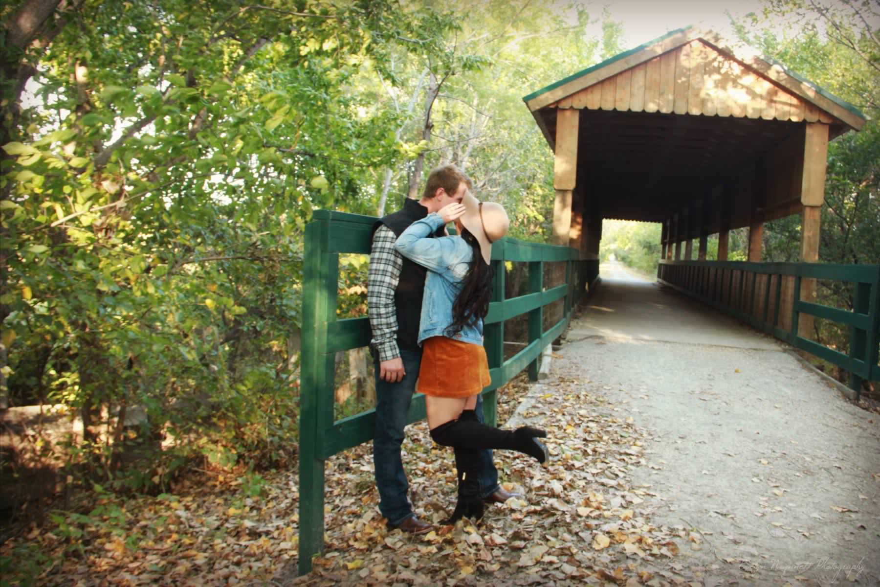 Fall Engagement kiss c